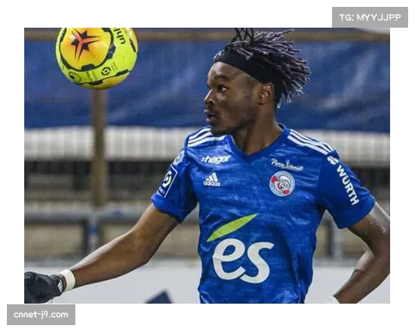 莱比锡1-0暂时领先门兴,西马坎头球破门源于定位球战术